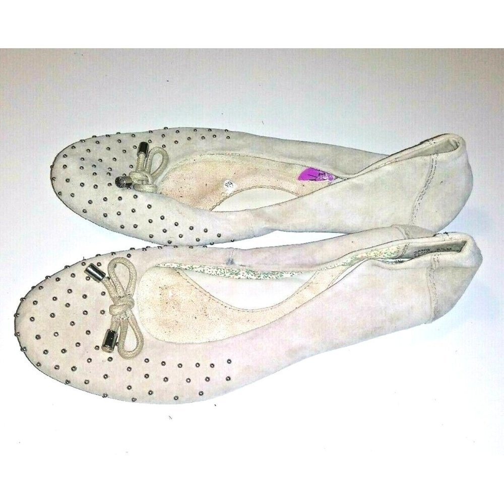Cynthia Rowley Ballet Flats Sz 8.5 Womens Suede Nude/Beige studs SAND Float bow